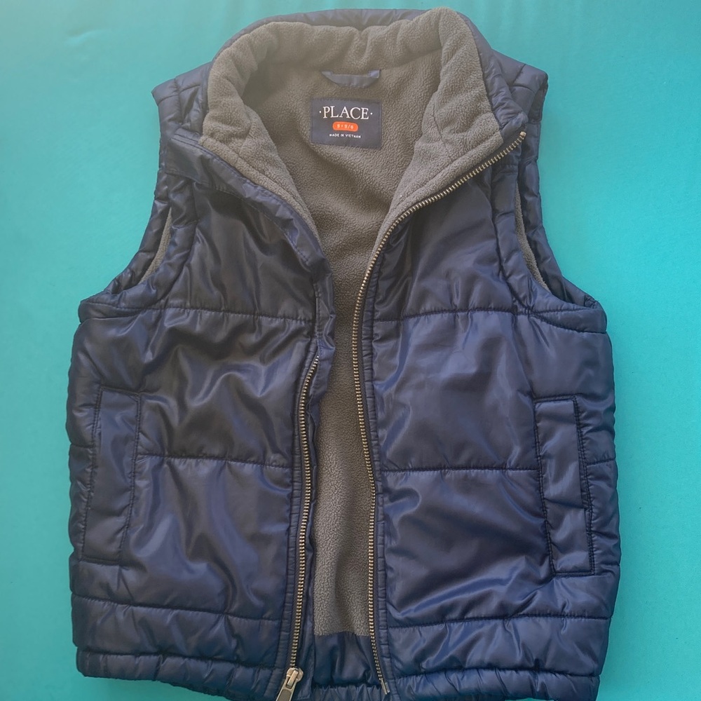 MAKE AN OFFER! The Children's Place Blue Quilted Vest. Boys 5